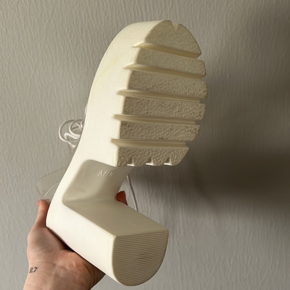 clear/white 3 inch heels - Picture 3 of 3